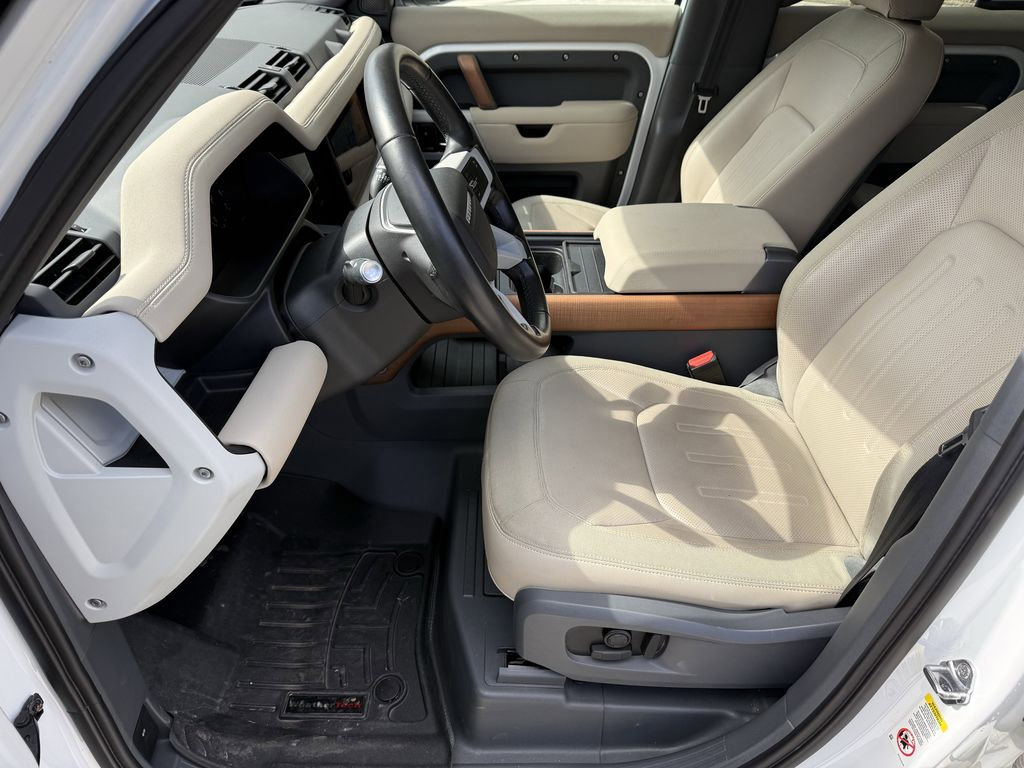 Used 2020 Land Rover Defender 110 SE image 8