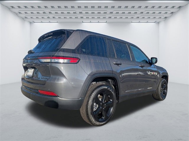 New 2025 Jeep Grand Cherokee Limited w/ Black Appearance Package image 4
