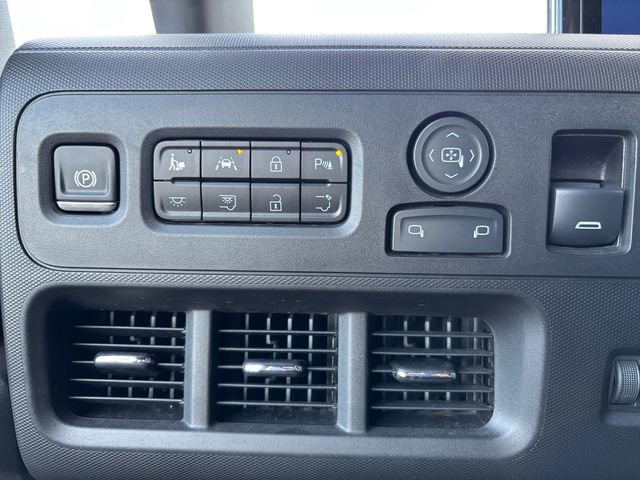 Used 2024 Chevrolet Brightdrop 400 w/ Commercial Equipment Package AWD/4WD image 16