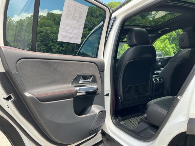 Used 2022 Mercedes-Benz GLB 35 AMG 4MATIC image 22