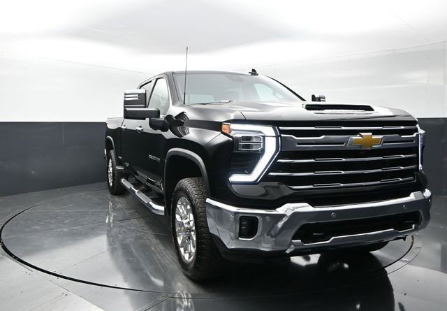 Used 2025 Chevrolet Silverado 2500 LTZ w/ LTZ Convenience Package AWD/4WD image 5