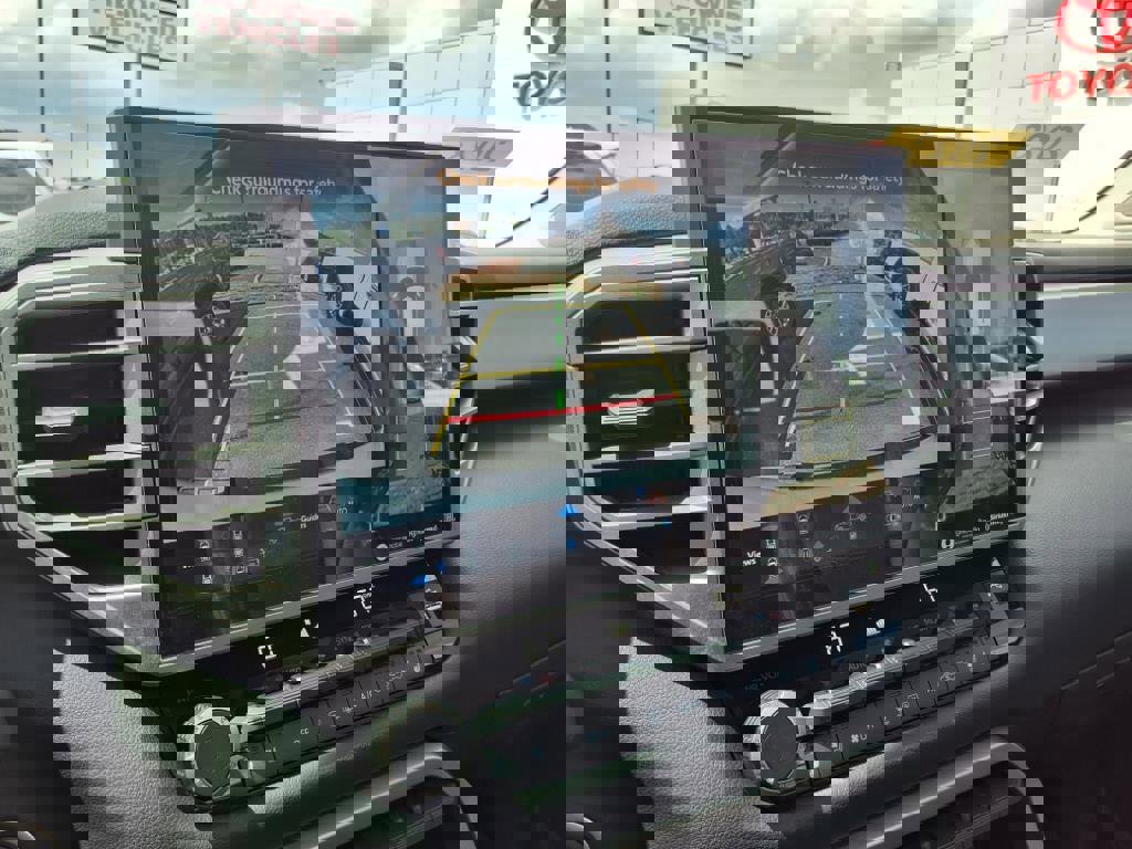 Used 2023 Toyota Tundra Limited image 11