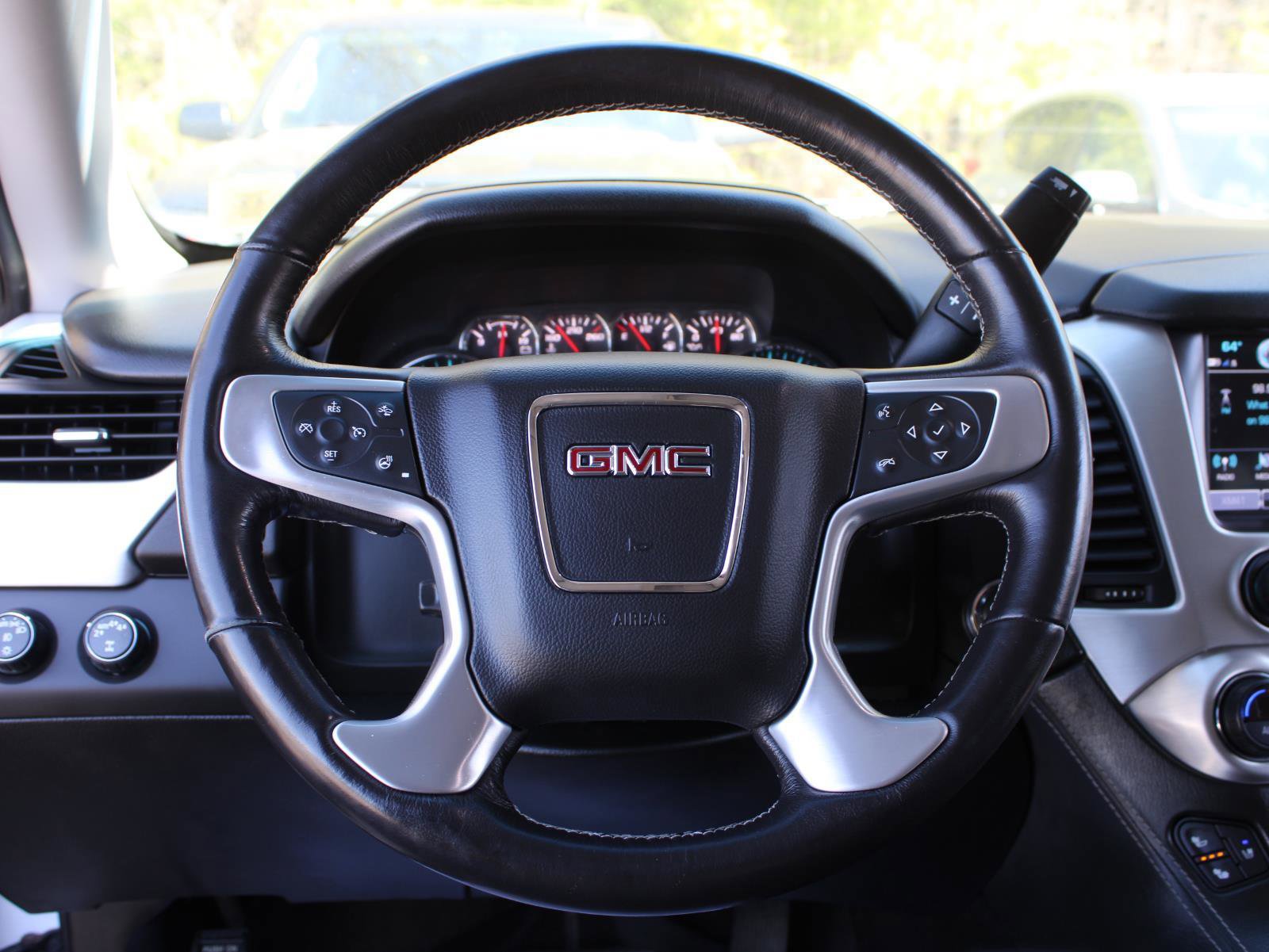 Used 2018 GMC Yukon SLT AWD/4WD image 10