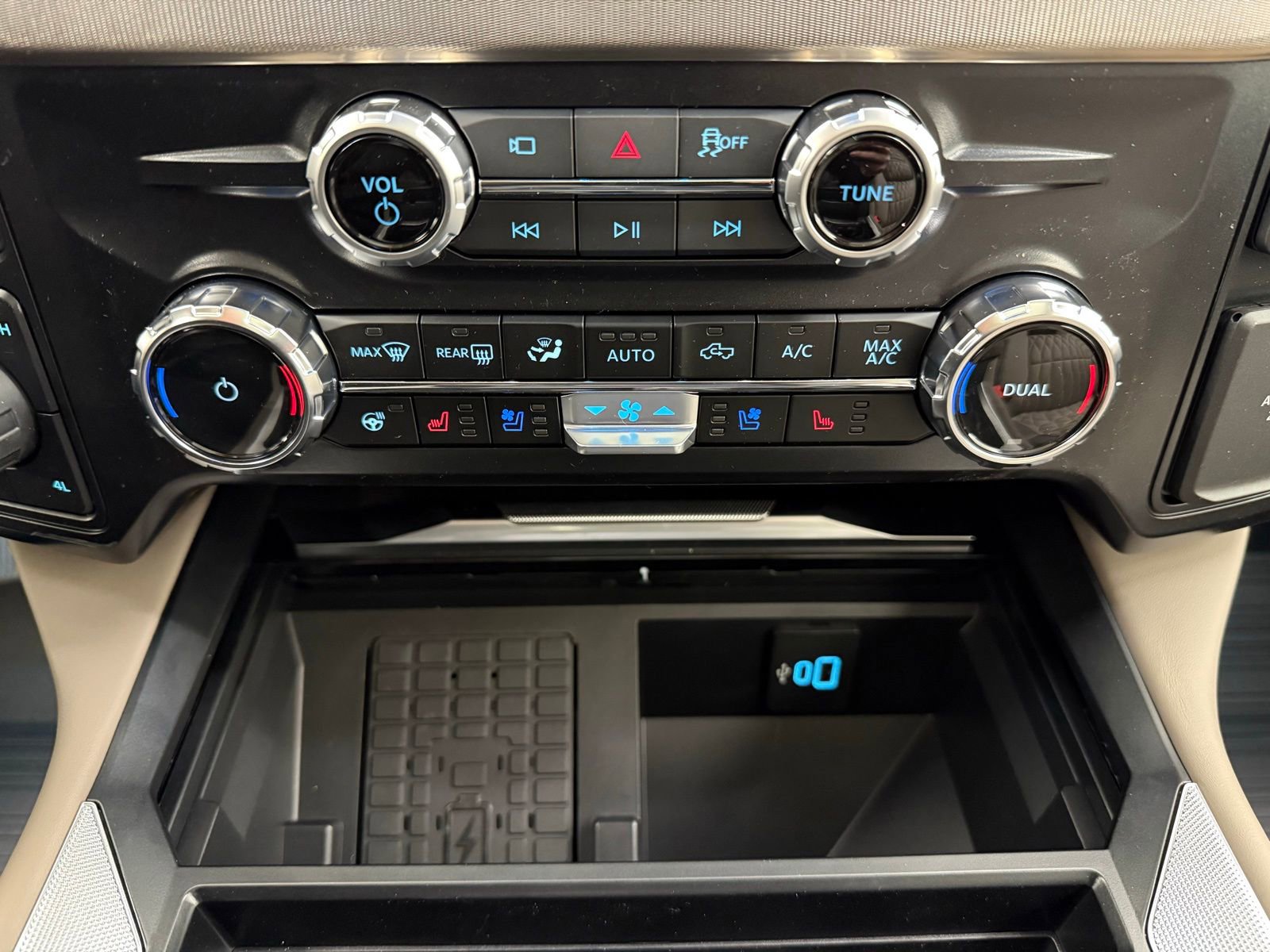 New 2026 Ford F350 Platinum w/ Platinum Plus Package image 26