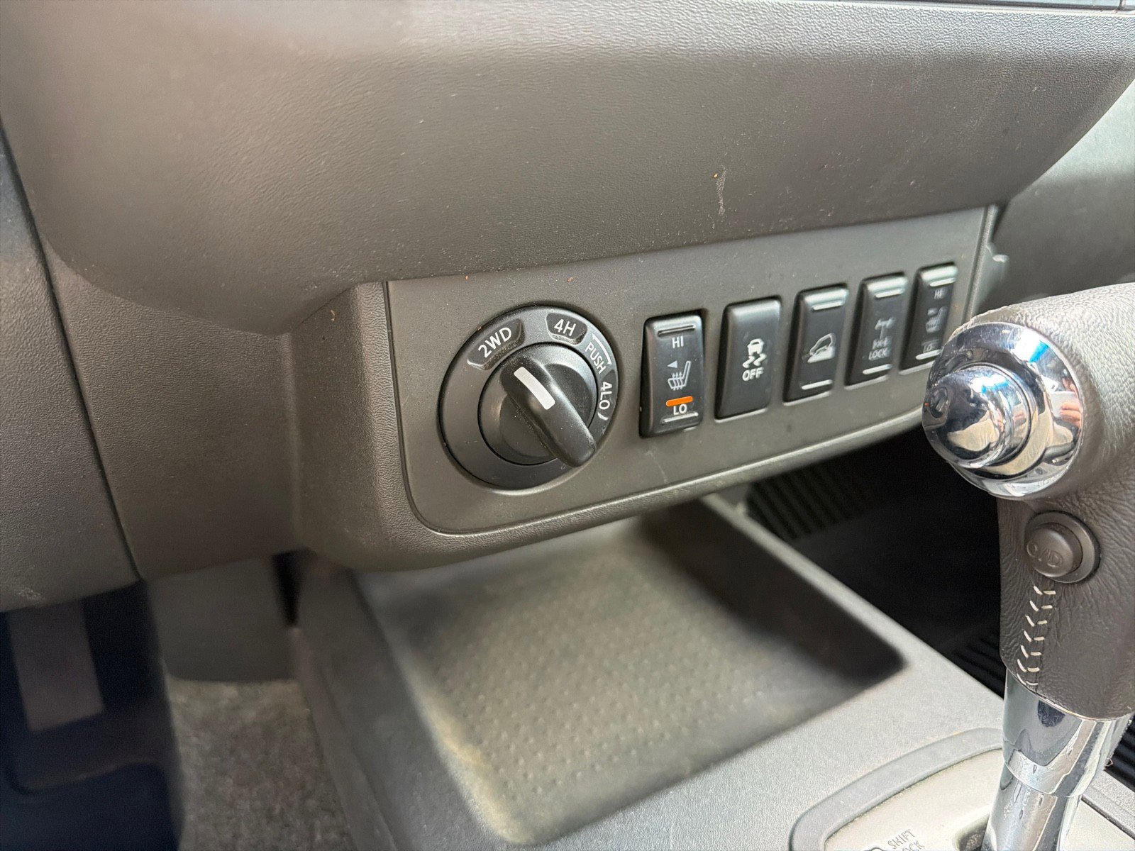 Used 2015 Nissan Xterra PRO-4X w/ Pro-4x Leather Package AWD/4WD image 19