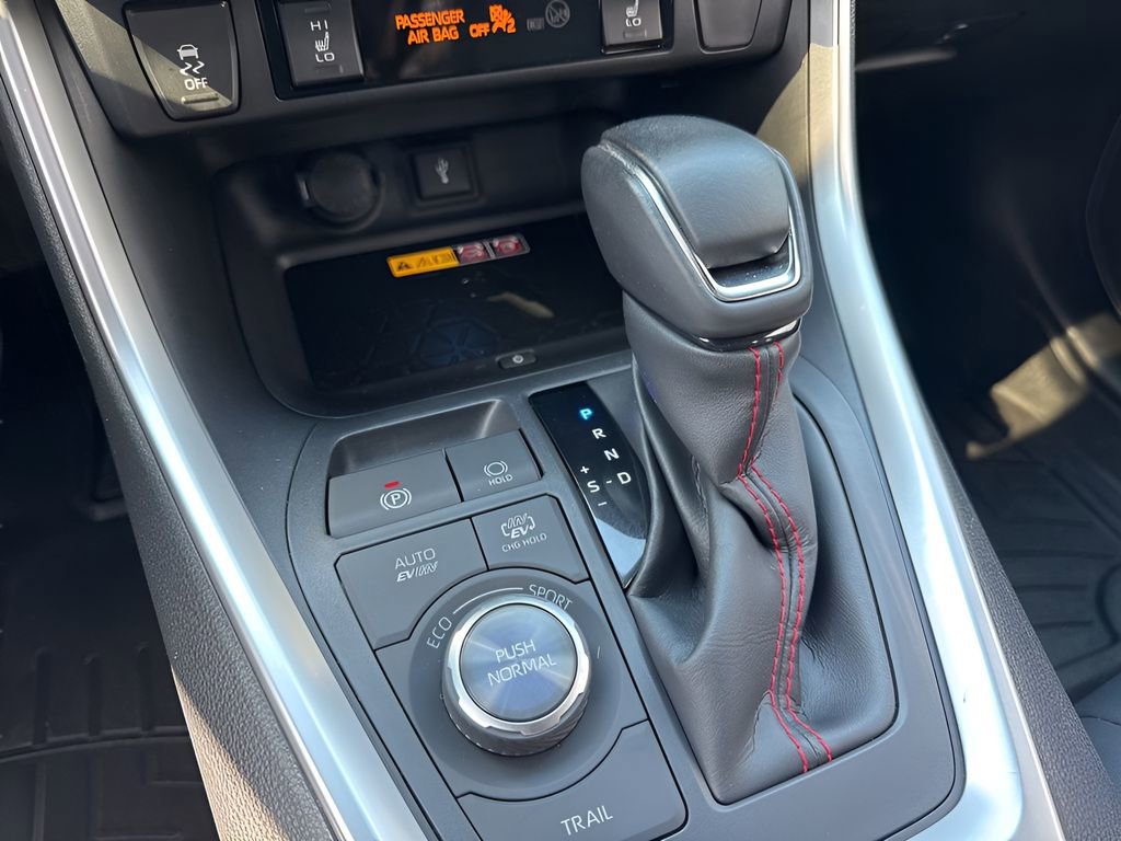 Used 2022 Toyota RAV4 XSE w/ Weather Package AWD/4WD image 17