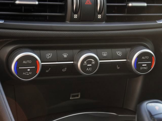 Used 2019 Alfa Romeo Giulia Ti RWD image 26