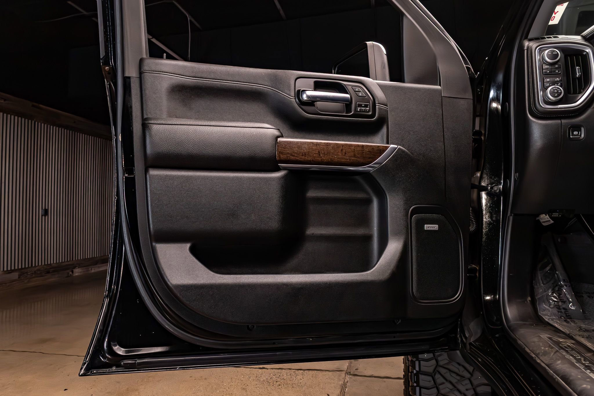 Used 2020 GMC Sierra 3500 Denali w/ Denali Ultimate Package image 29
