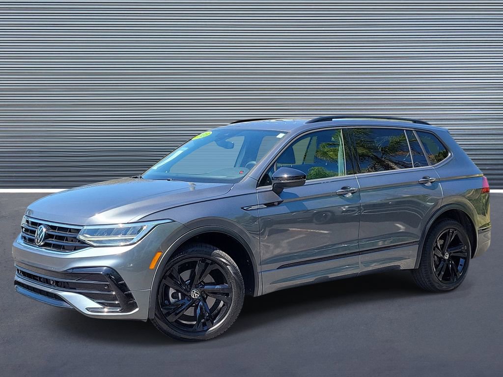 Used 2023 Volkswagen Tiguan SE R-Line image 1