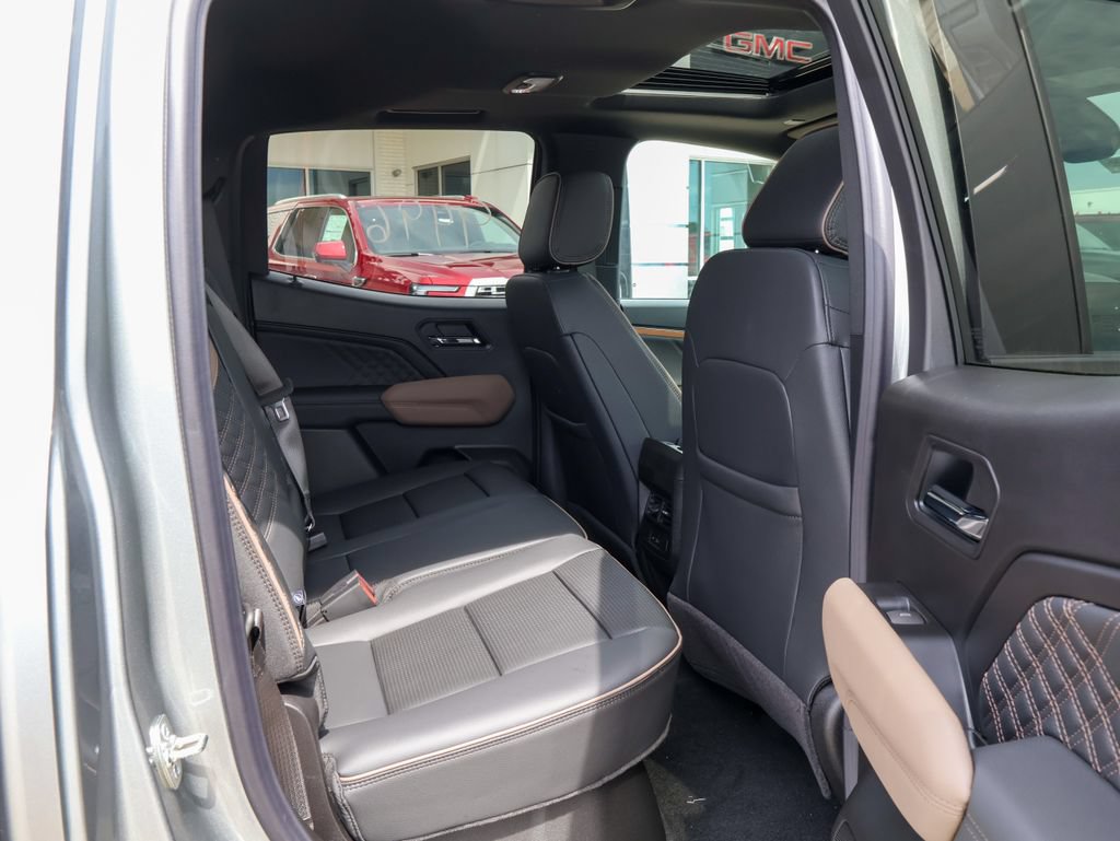New 2026 GMC Canyon Denali w/ LPO, Black Badging Package AWD/4WD image 33