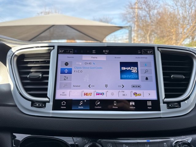 New 2026 Chrysler Voyager LX image 17