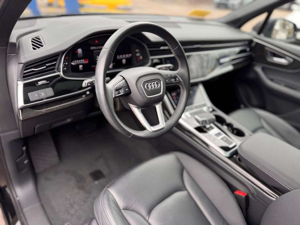 Used 2025 Audi Q7 3.0T Premium Plus image 13