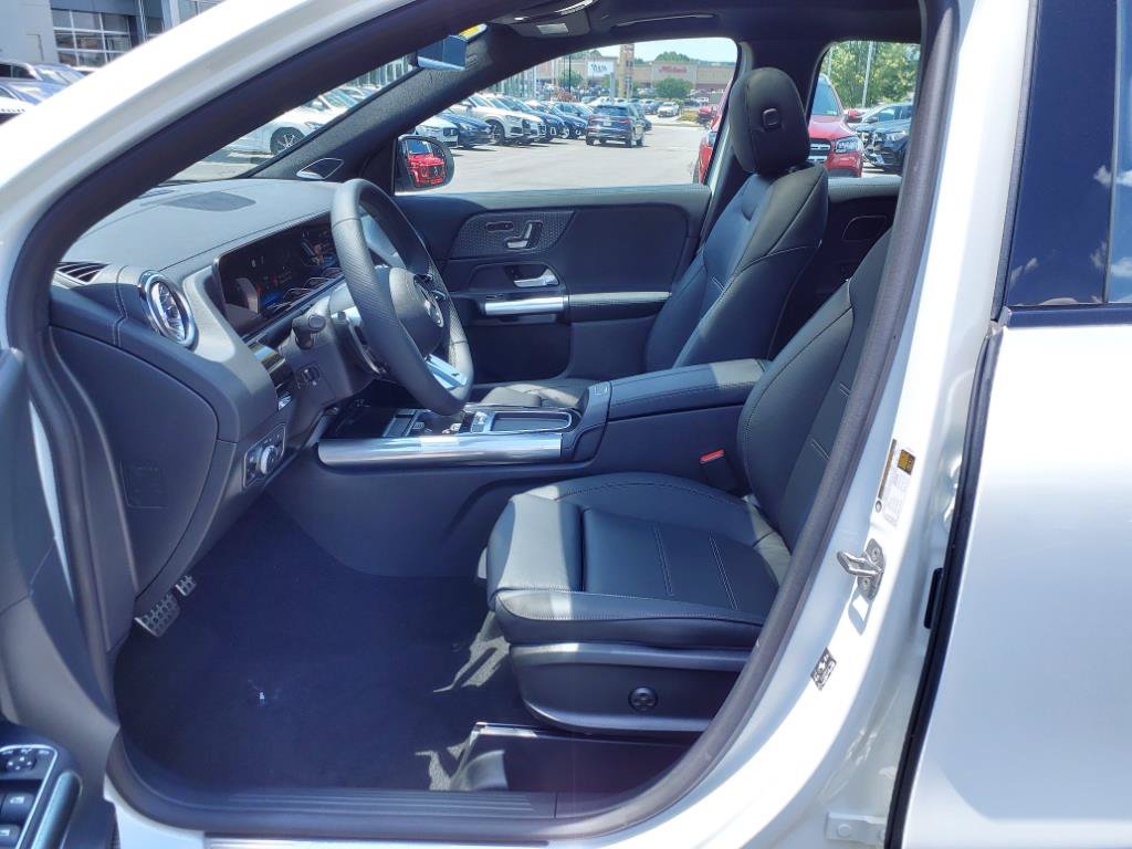New 2025 Mercedes-Benz GLA 35 AMG 4MATIC image 9