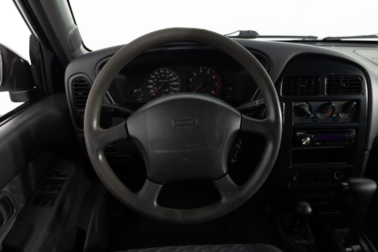 Used 1997 Nissan Pathfinder LE AWD/4WD image 24