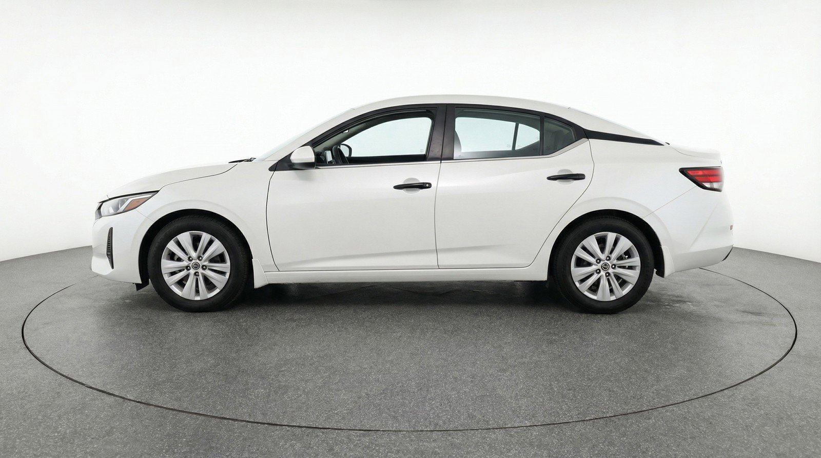 Used 2025 Nissan Sentra S image 5