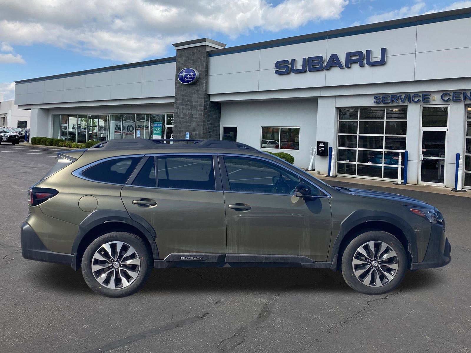 Used 2023 Subaru Outback Limited image 8