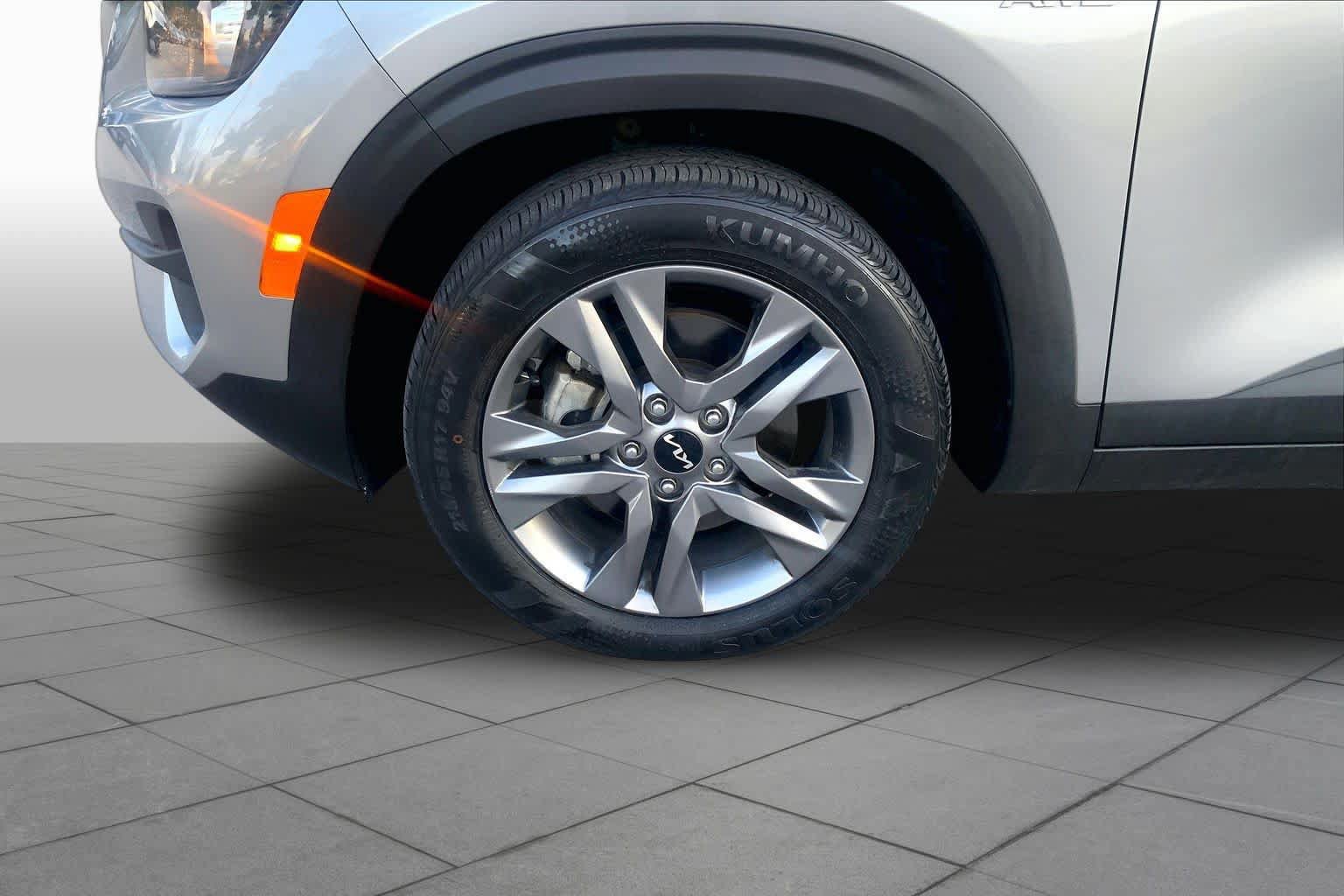 Certified 2023 Kia Seltos LX AWD/4WD image 10