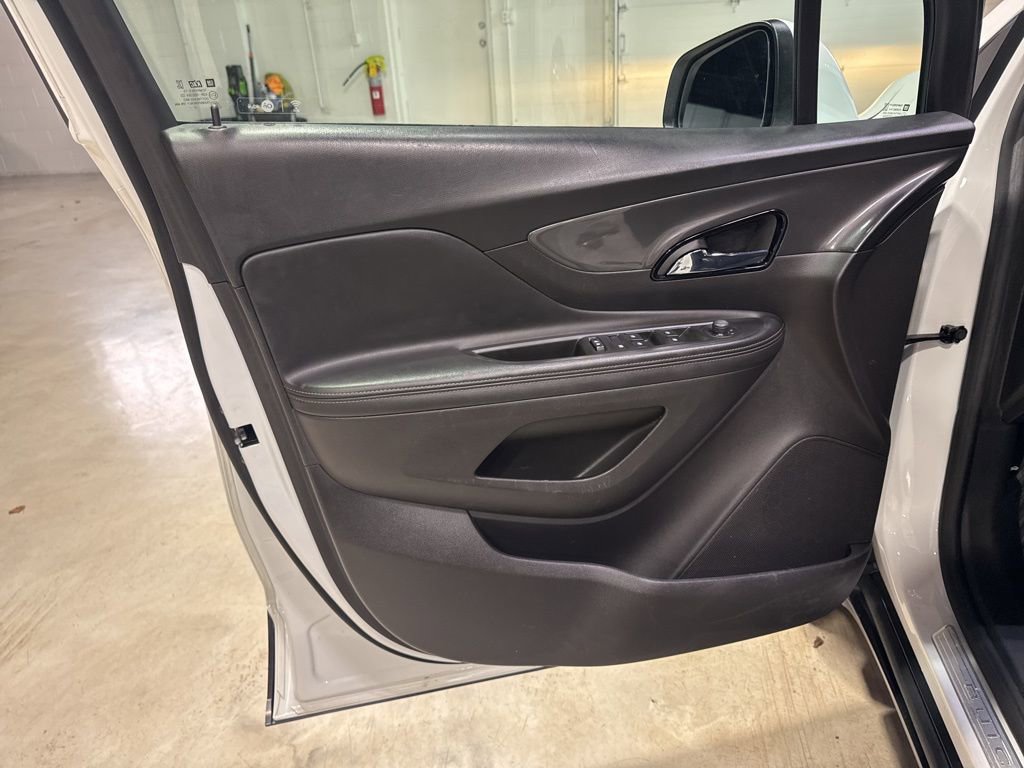 Used 2018 Buick Encore Preferred image 27