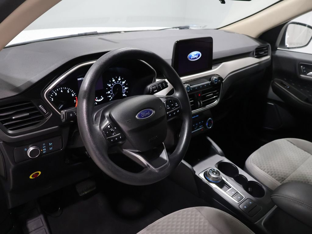 Used 2020 Ford Escape SE image 16