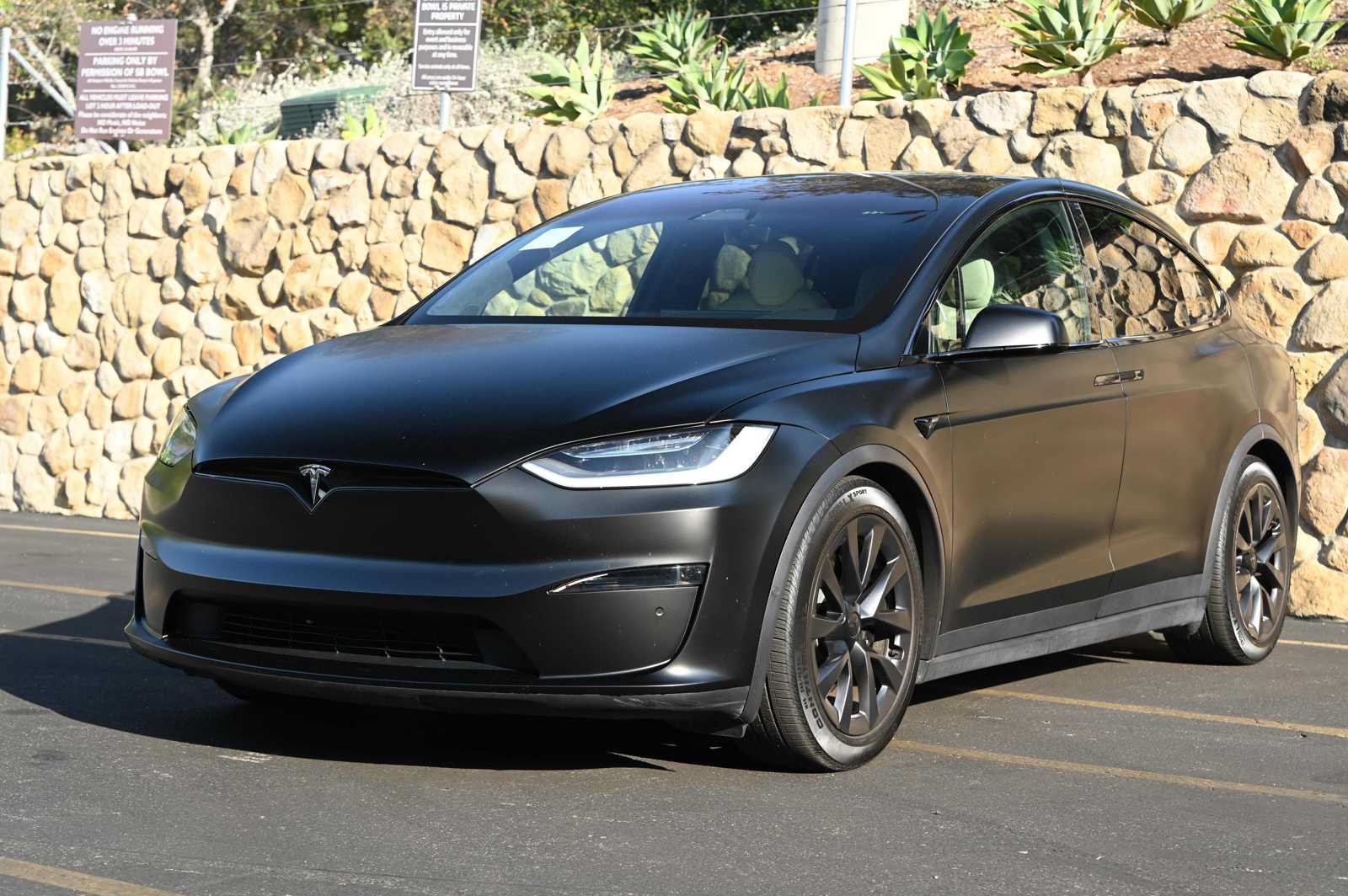 Used 2022 Tesla Model X AWD/4WD image 3