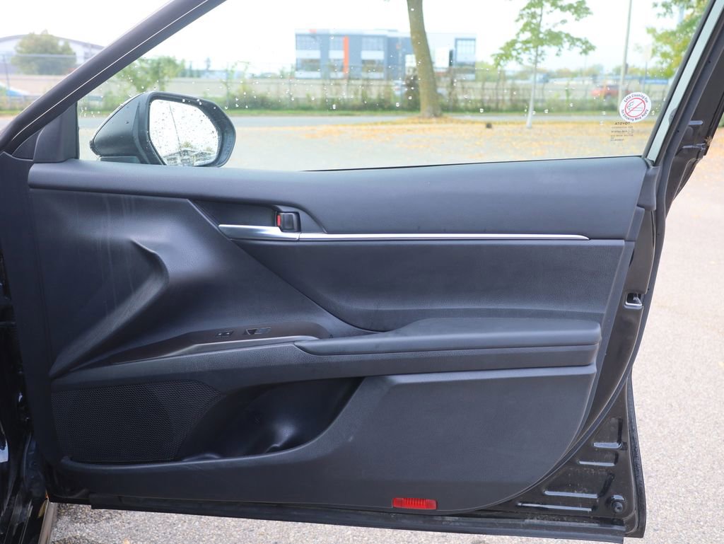 Used 2024 Toyota Camry SE image 14