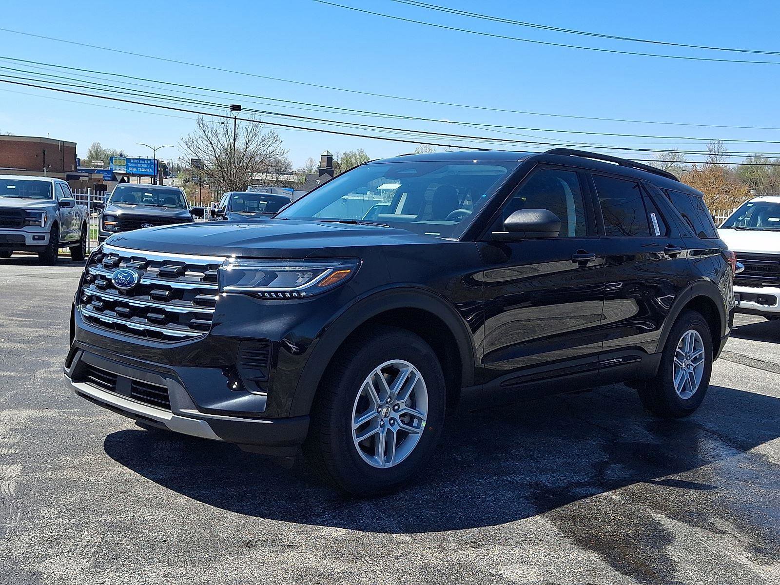 New 2026 Ford Explorer Active image 2