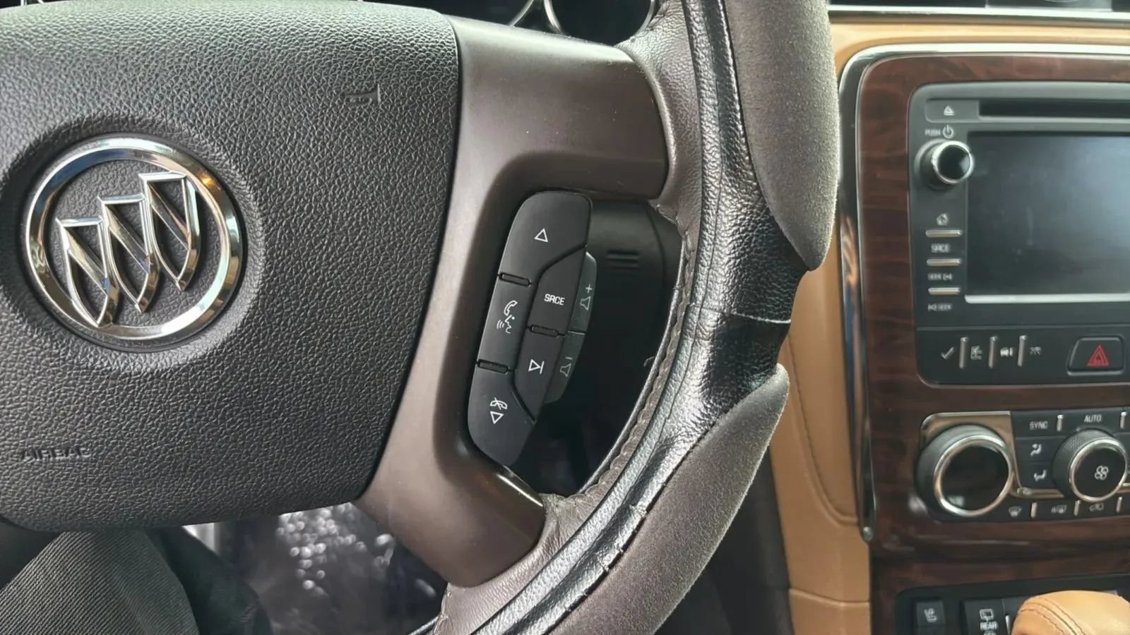 Used 2015 Buick Enclave Premium FWD image 19