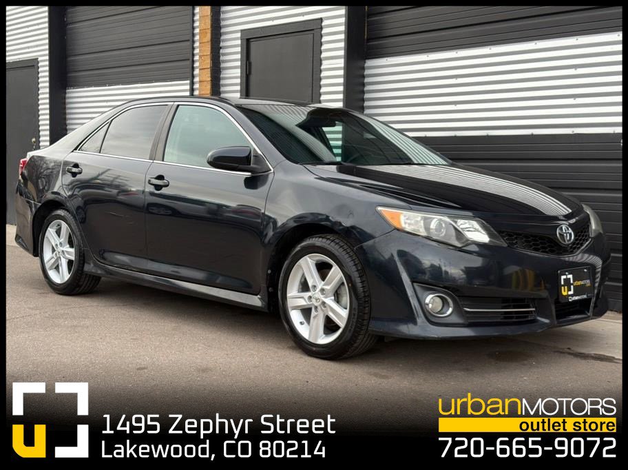 Used 2012 Toyota Camry SE image 1