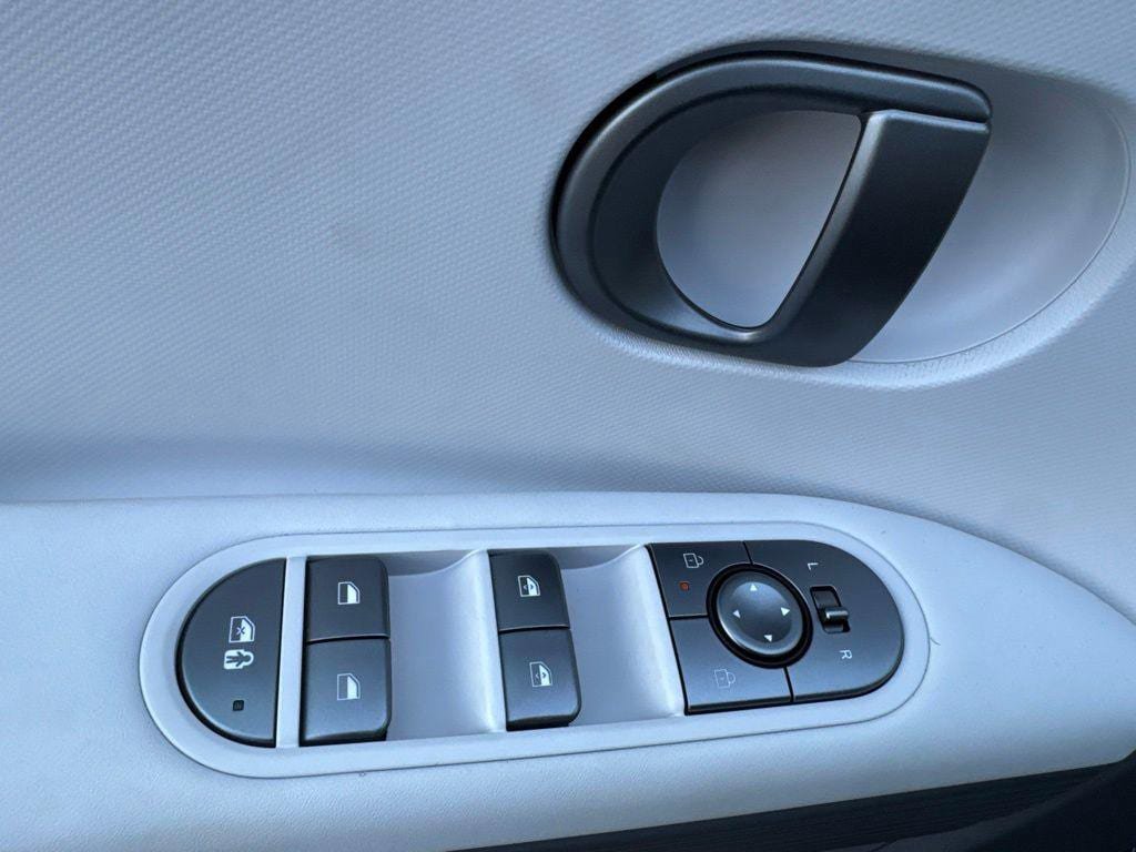 New 2027 Hyundai Ioniq 5 SEL AWD/4WD image 11
