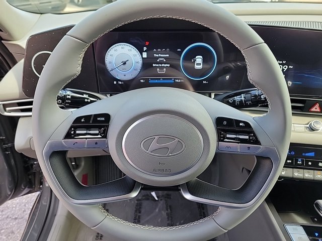 Certified 2025 Hyundai Elantra SEL image 19