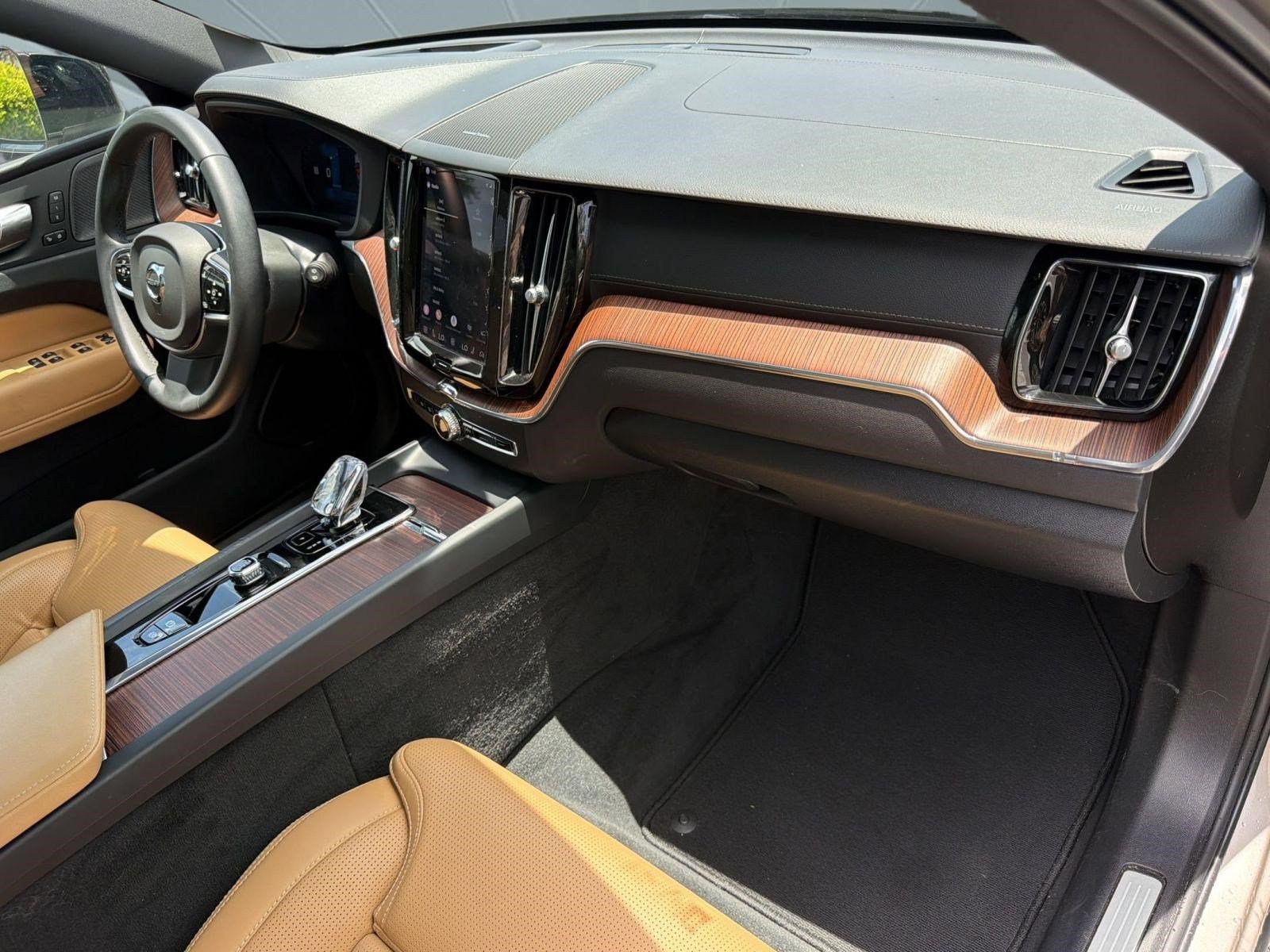Certified 2024 Volvo XC60 B5 Ultimate AWD/4WD image 31