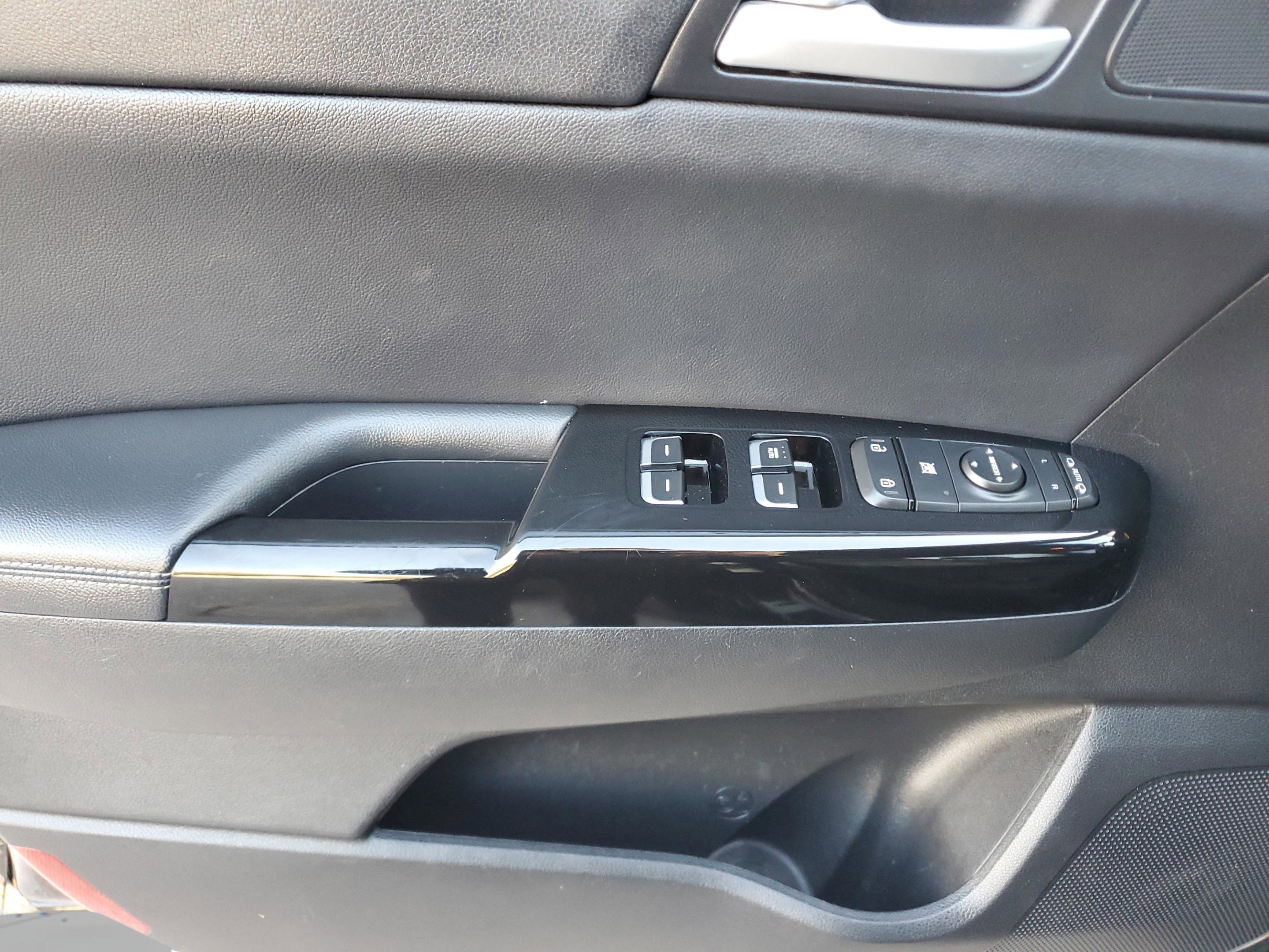 Used 2020 Kia Sportage EX image 29