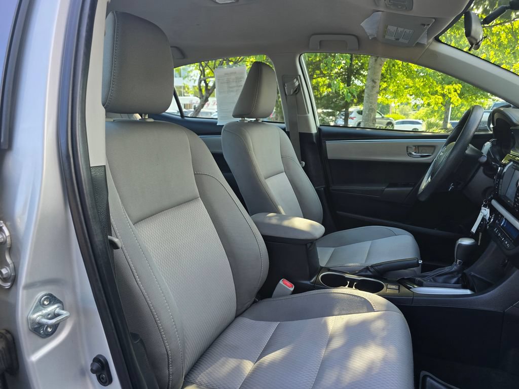Used 2015 Toyota Corolla LE FWD image 11