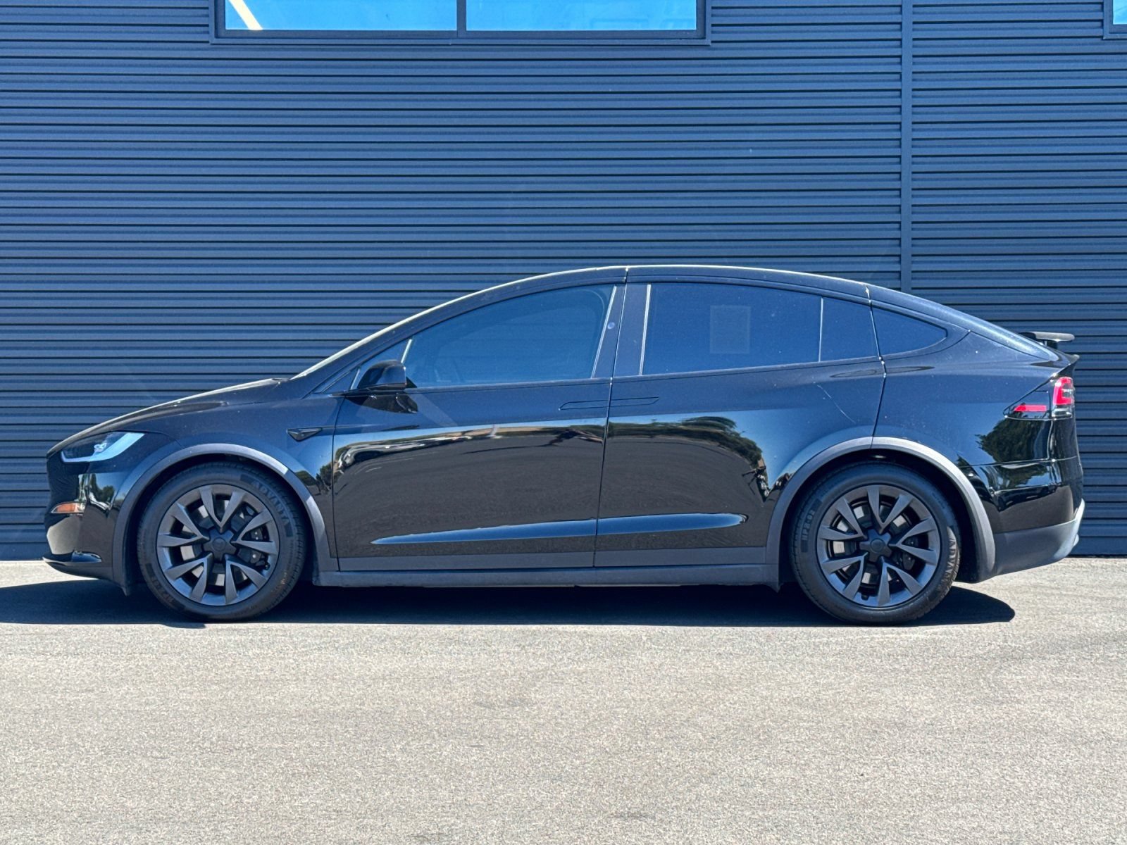 Used 2024 Tesla Model X AWD/4WD image 3