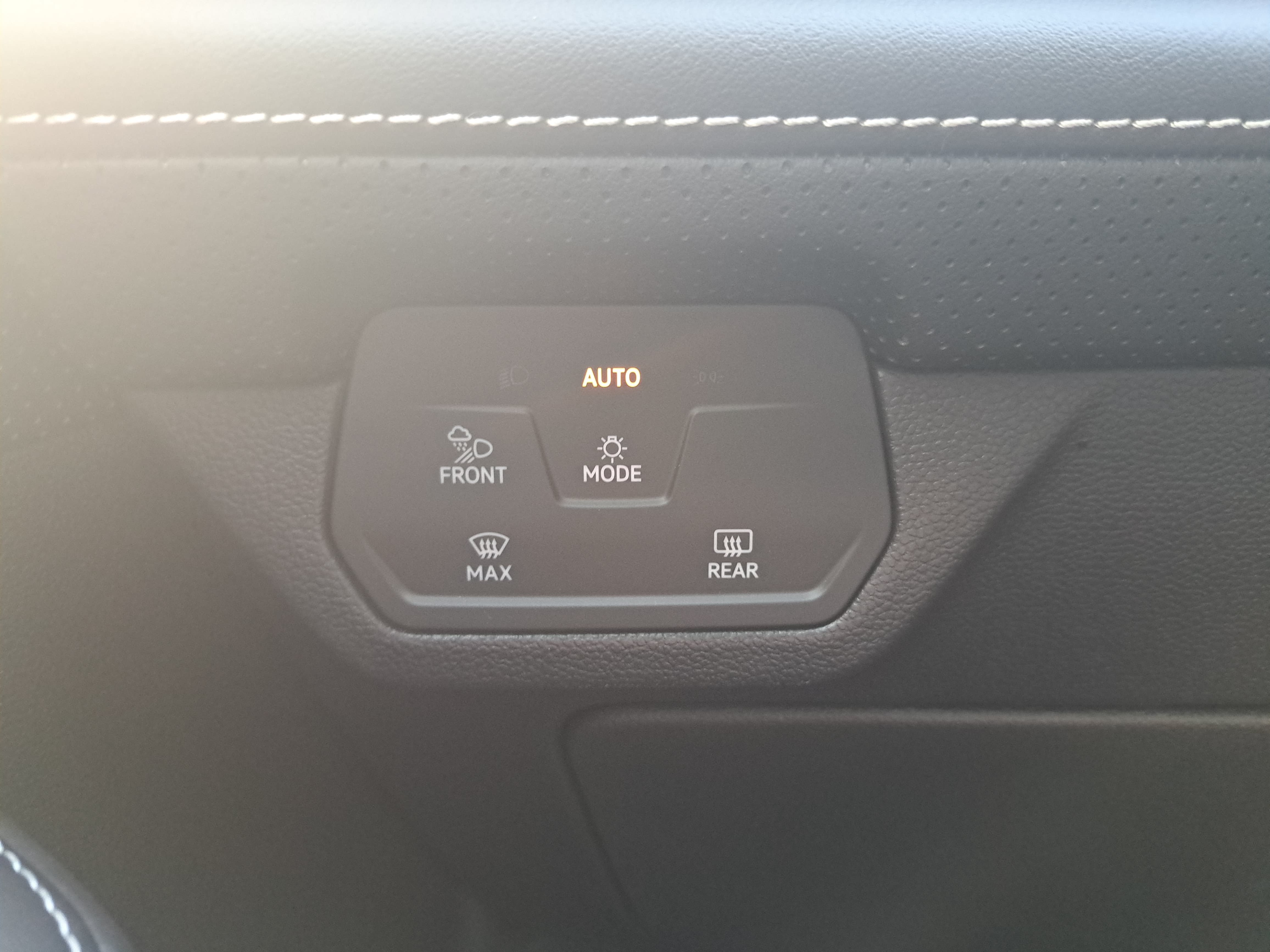 Certified 2026 Volkswagen Atlas SE AWD/4WD image 27