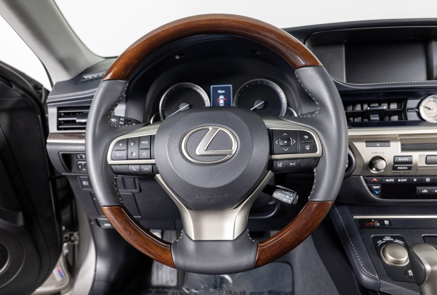 Used 2018 Lexus ES 350 w/ Navigation System Package FWD image 30