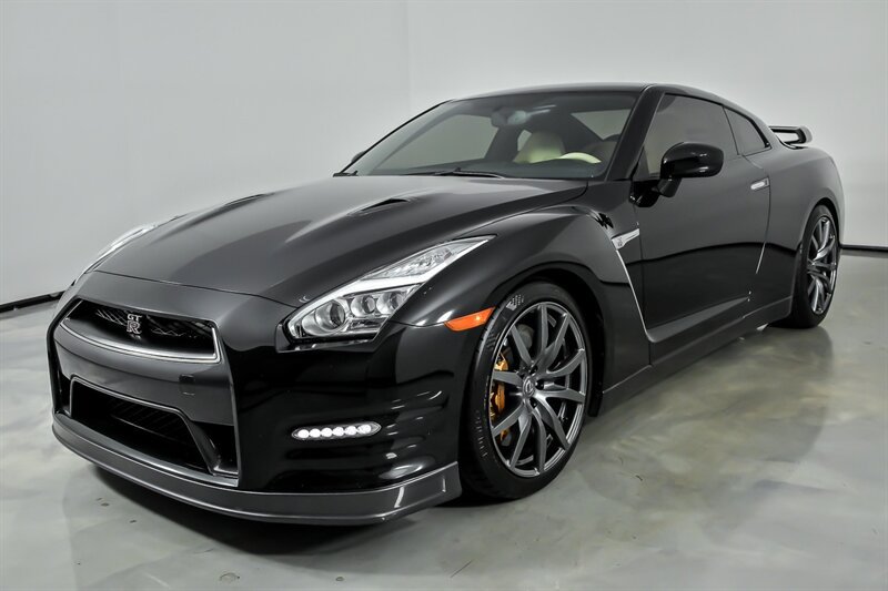 Used 2015 Nissan GT-R Premium AWD/4WD image 5
