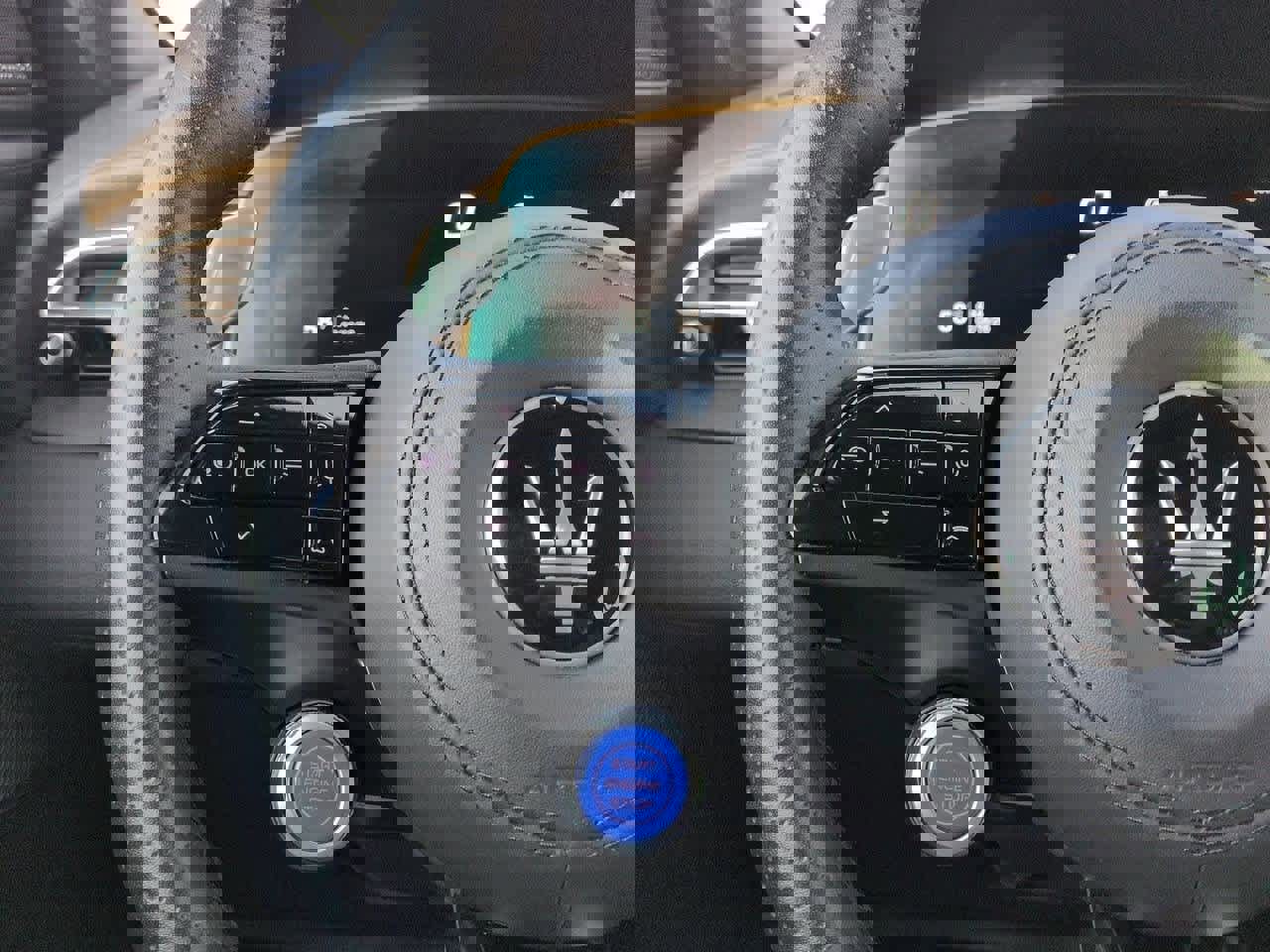 Used 2024 Maserati Grecale GT image 23