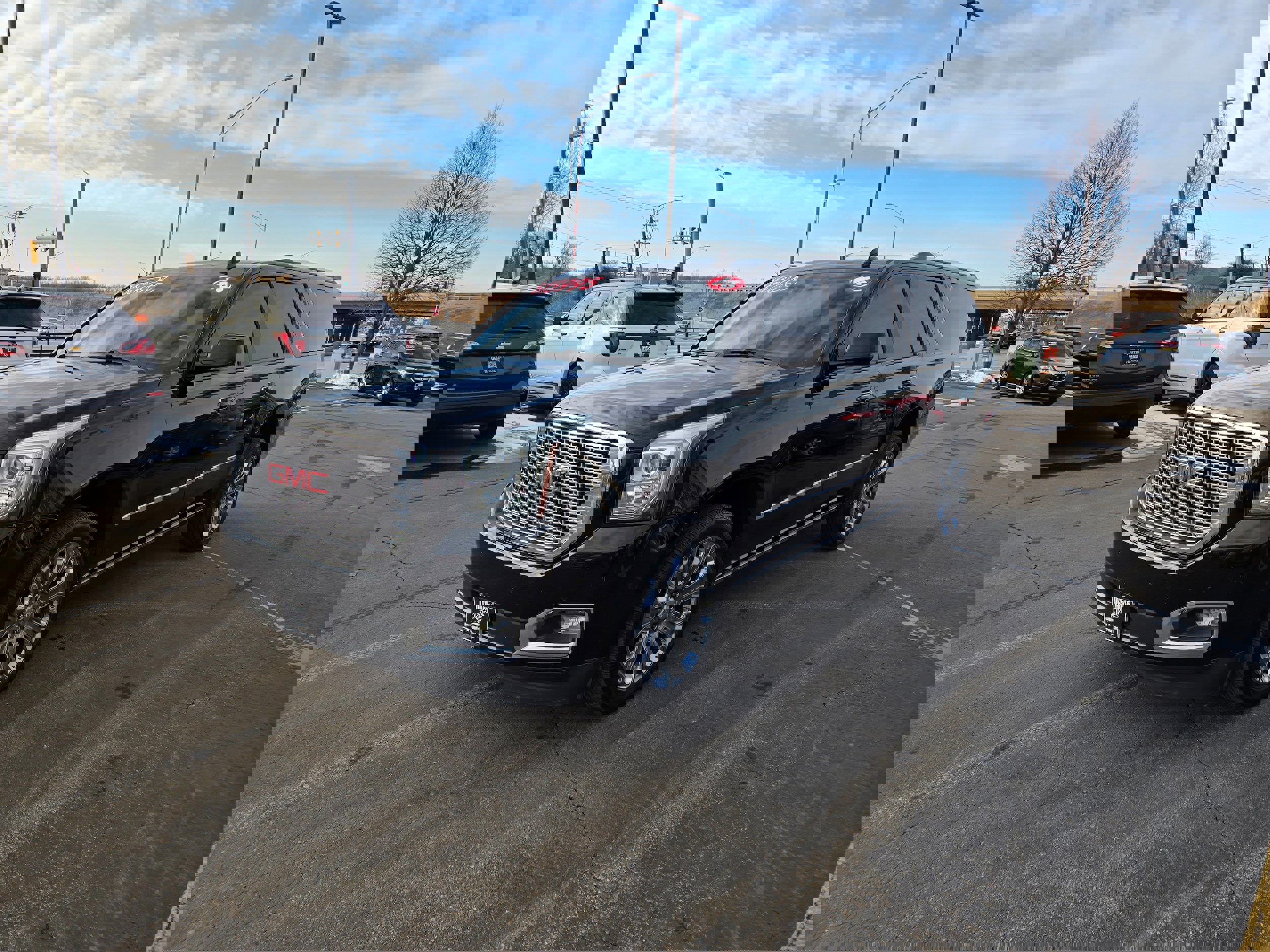 Used 2016 GMC Yukon XL Denali w/ Open Road Package image 3