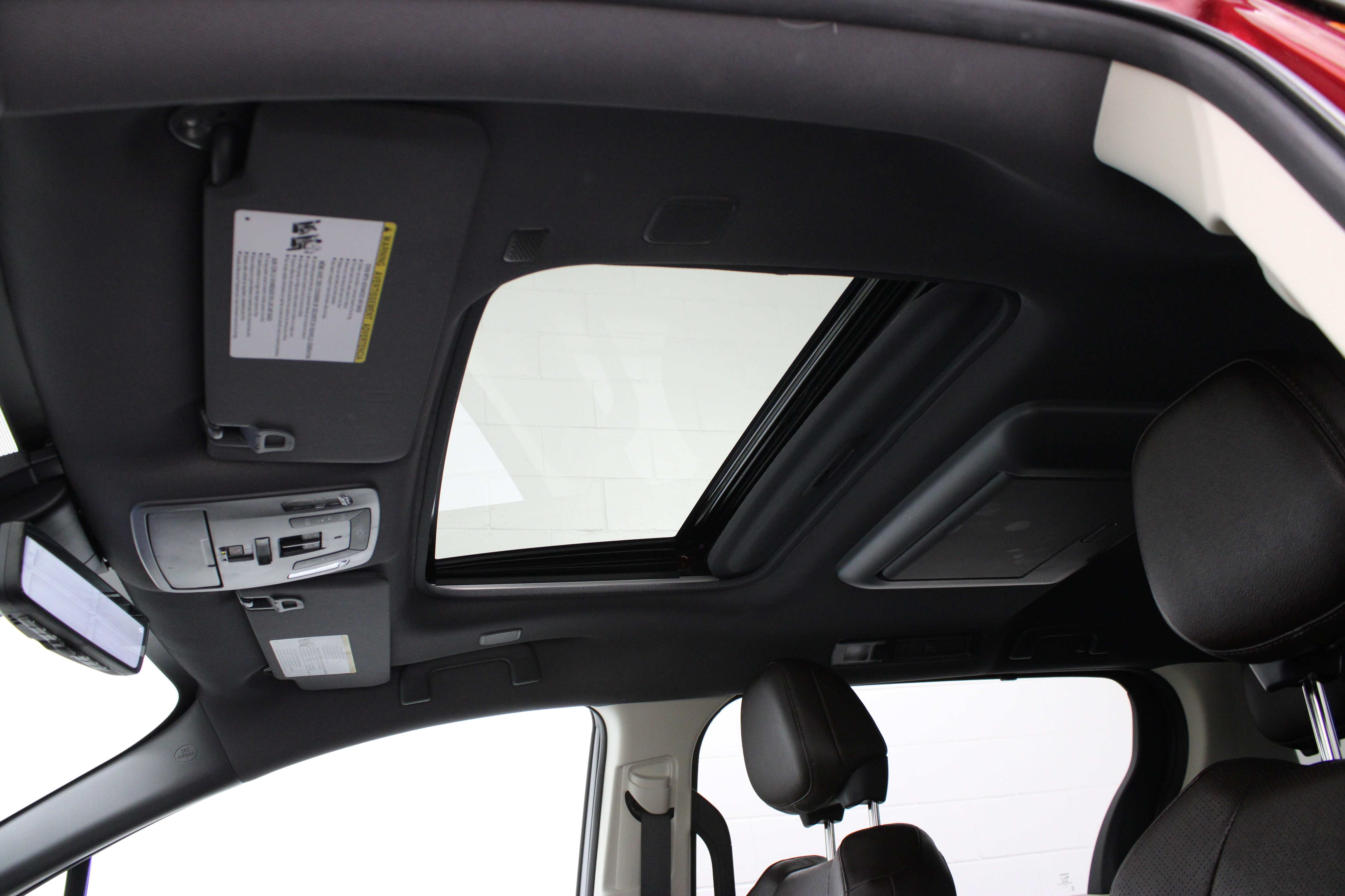 Used 2024 Toyota Sienna Platinum FWD image 29