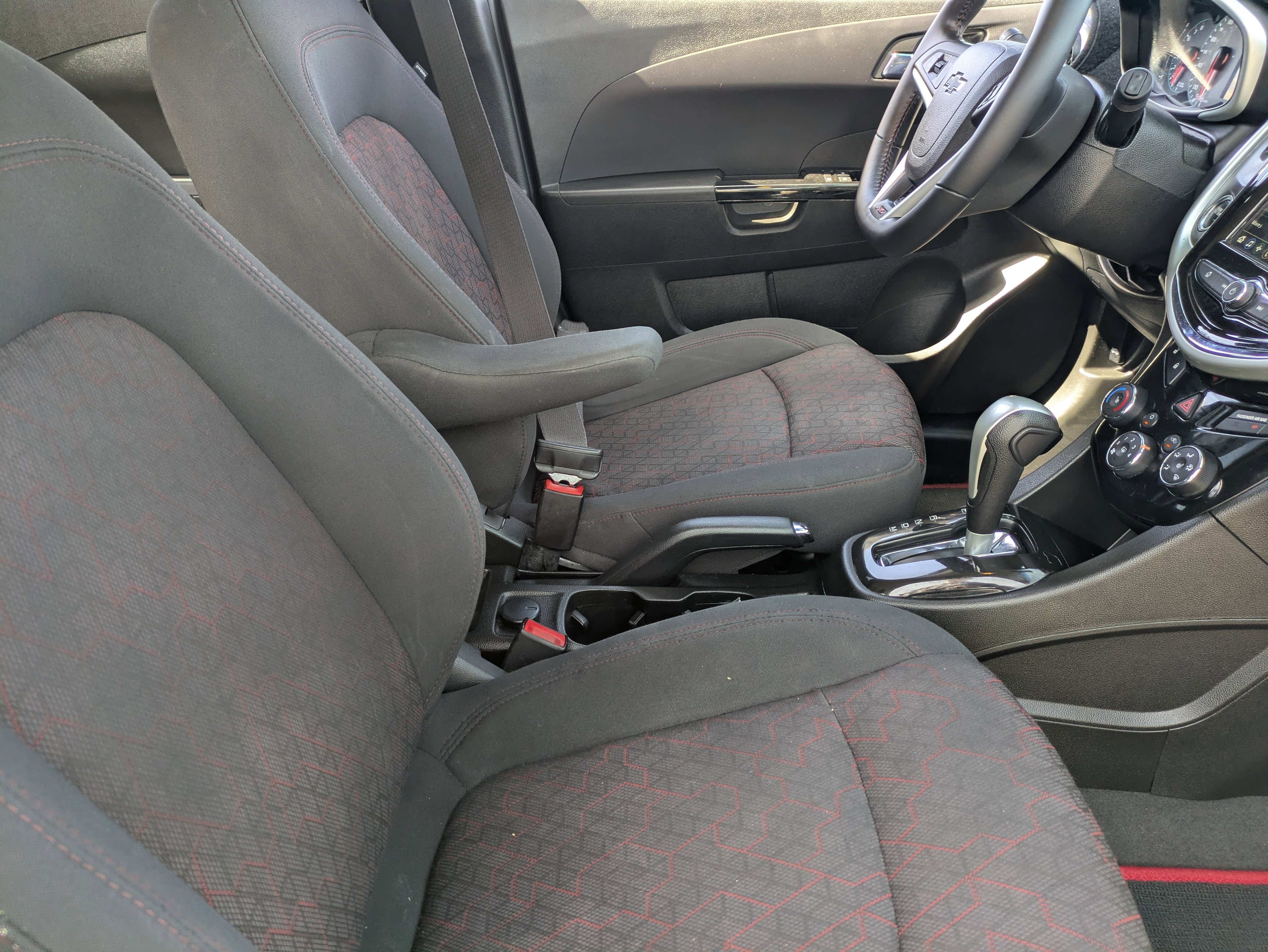 Used 2019 Chevrolet Sonic LT w/ Convenience Package FWD image 12