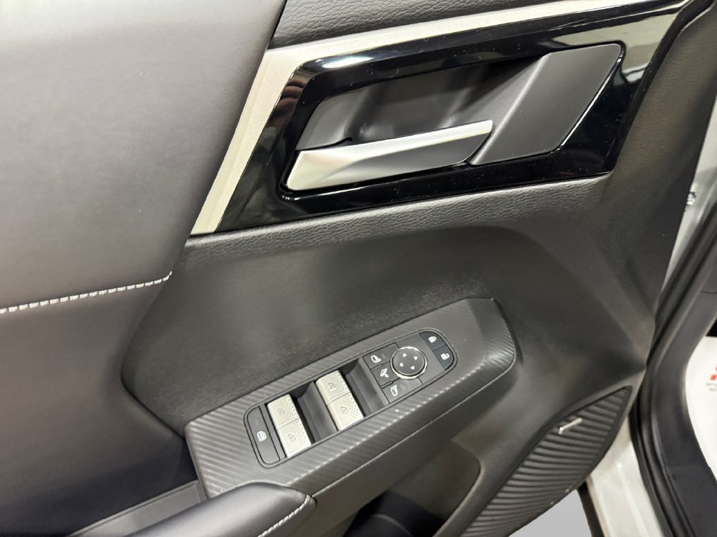 New 2026 Mitsubishi Outlander SE AWD/4WD image 14