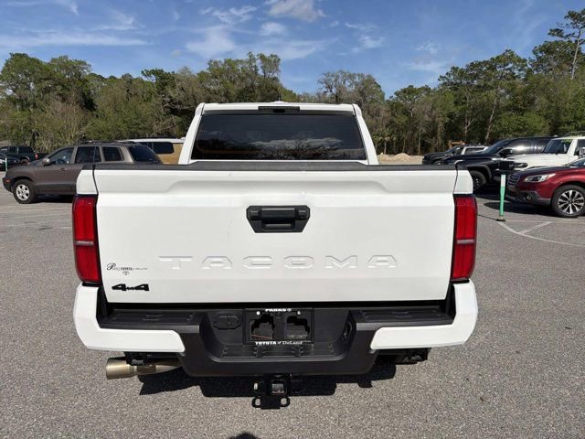 Certified 2025 Toyota Tacoma TRD Off-Road AWD/4WD image 3