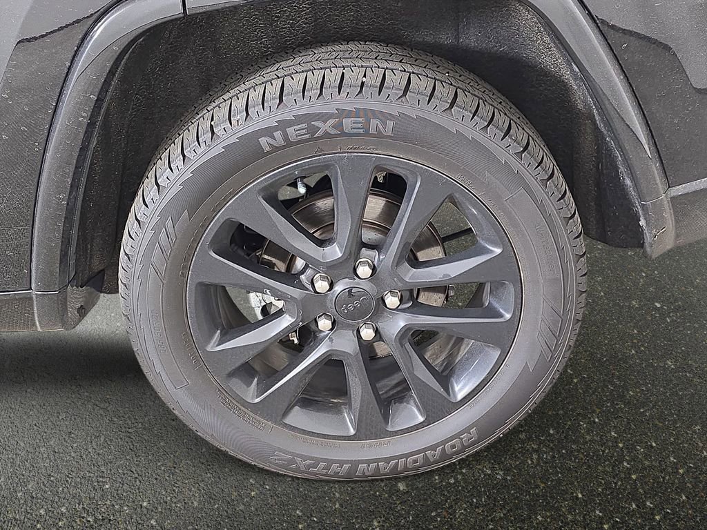 Used 2021 Jeep Grand Cherokee Laredo X image 37