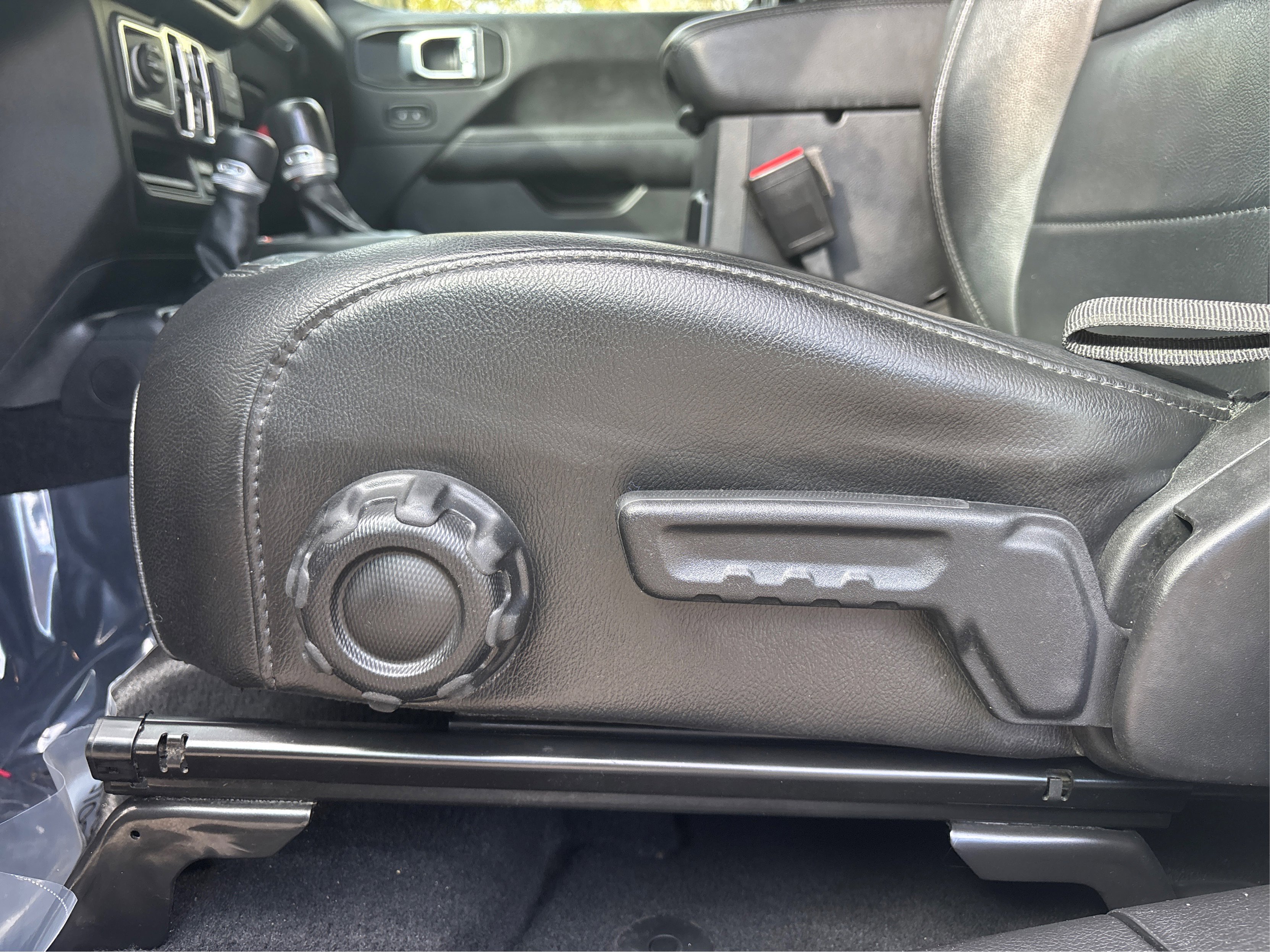 Used 2021 Jeep Wrangler Unlimited Sahara image 22