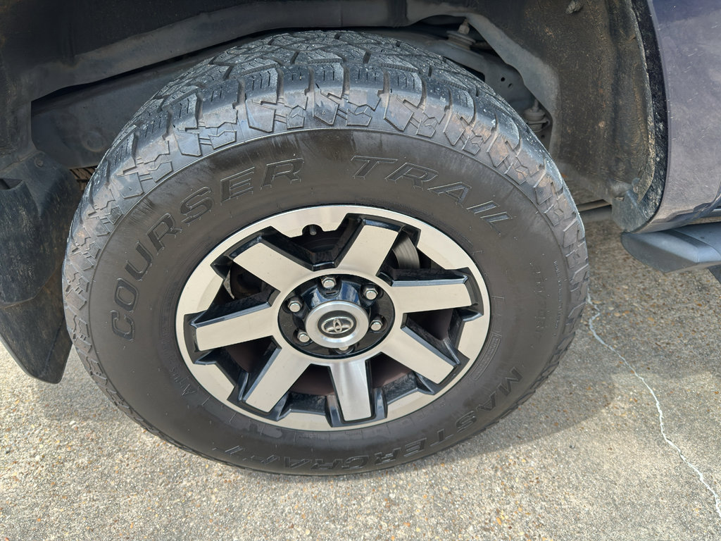 Used 2019 Toyota 4Runner TRD Off-Road AWD/4WD image 8