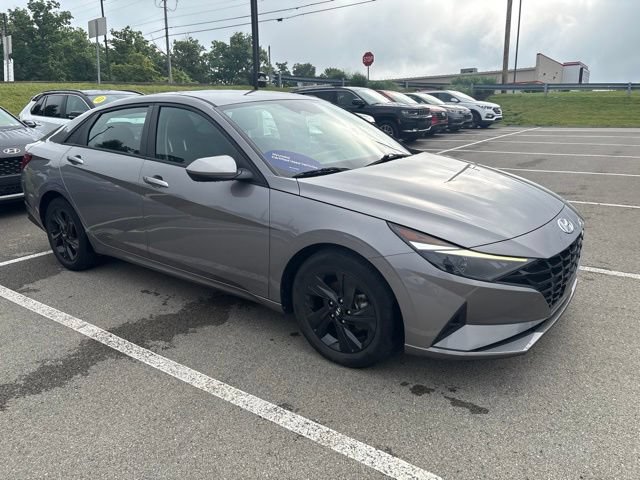 Used 2022 Hyundai Elantra SEL w/ Convenience Package FWD image 7