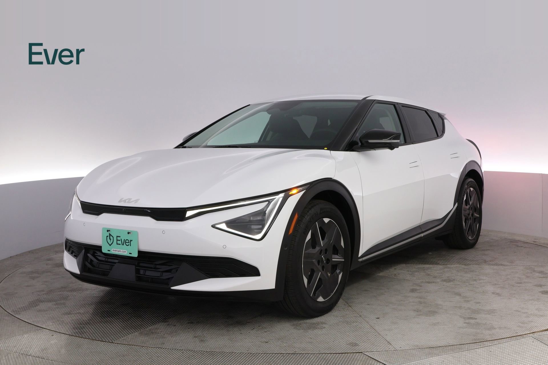 Used 2025 Kia EV6 Light w/ Light LR Technology Package RWD image 2