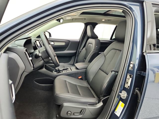 New 2026 Volvo XC40 B5 Core w/ Climate Package image 21