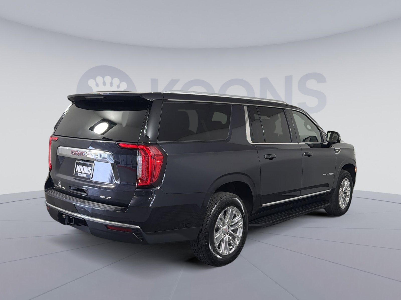 Used 2023 GMC Yukon XL SLT w/ SLT Premium Package image 7